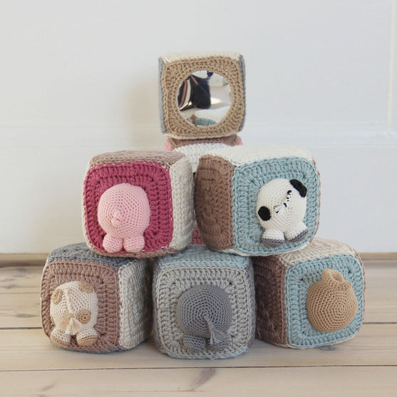 

Stacking cubes - with animals
1