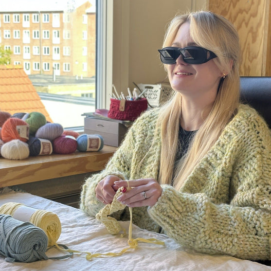 

90 Degrees Glasses - Hobbii
2