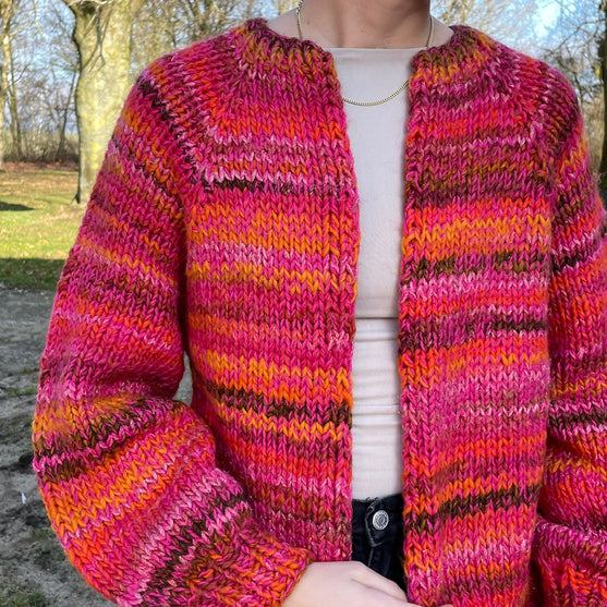 

Ultra Easy Basic Cardigan
4