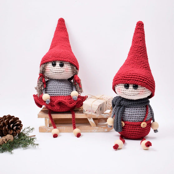 

The Elves Pil and Aske
4