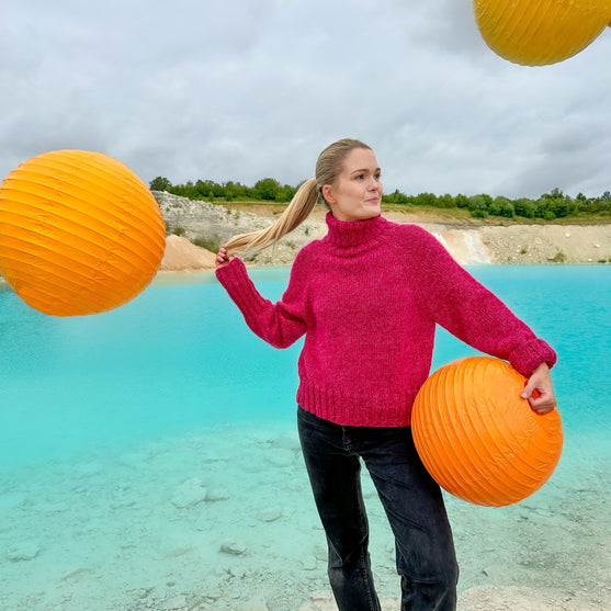 

Bobbie - Turtleneck Sweater
2