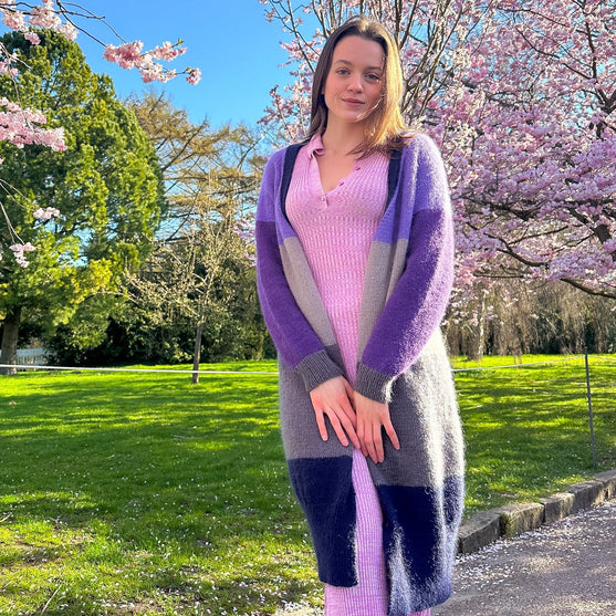 

Brede Striber - Long Cardigan
1