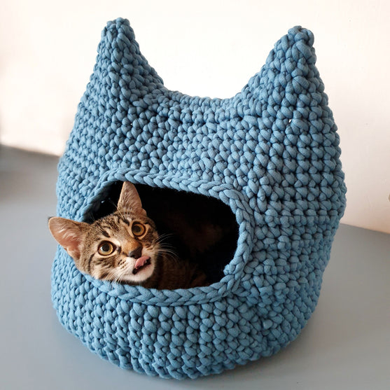 

Kitty - Cat house
1