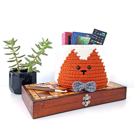 

Dapper Cat - Basket
2