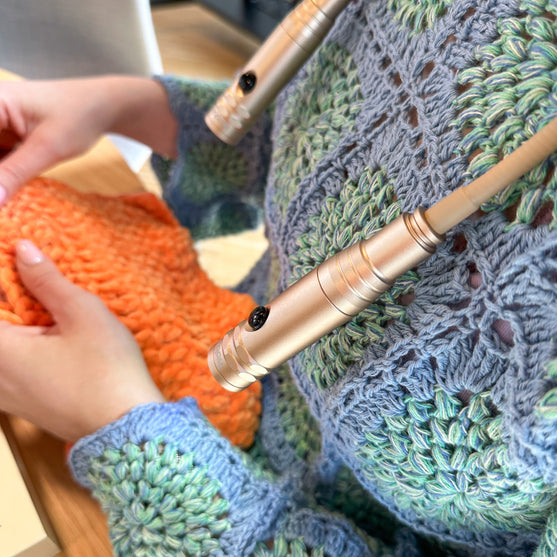 

Neck Light Deluxe - Champagne - Hobbii
7