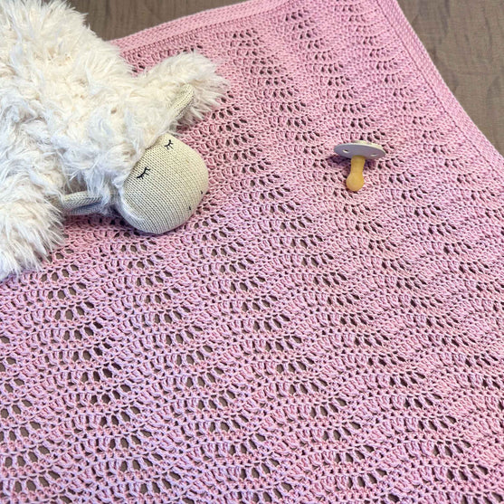 

Bølge - Baby Blanket
3
