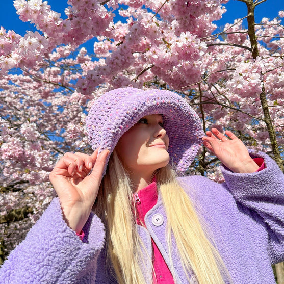 

Jazzy Bunny - Bucket Hat
2