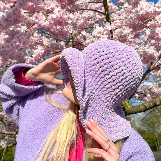 

Jazzy Bunny - Bucket Hat
3