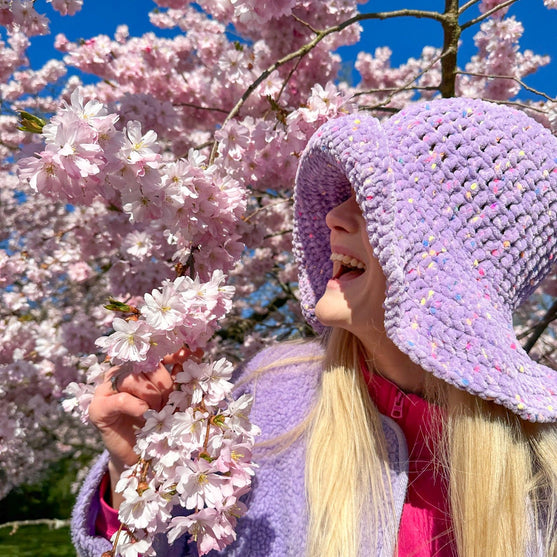 

Jazzy Bunny - Bucket Hat
1