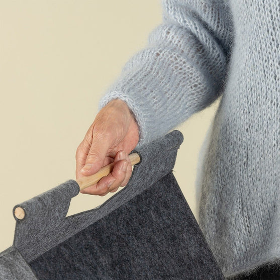 

Large Felt Basket - Hobbii
4