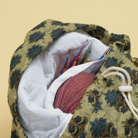 

Quilted Bucket Bag - Hobbii
2