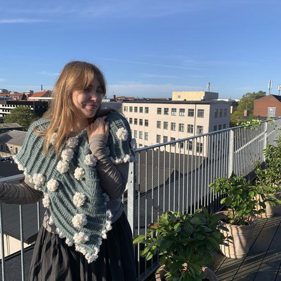 

Hush - Shoulder Wrap
3