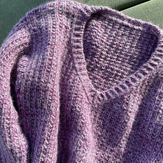 

Easy Evening Sweater - V-neck edition
4