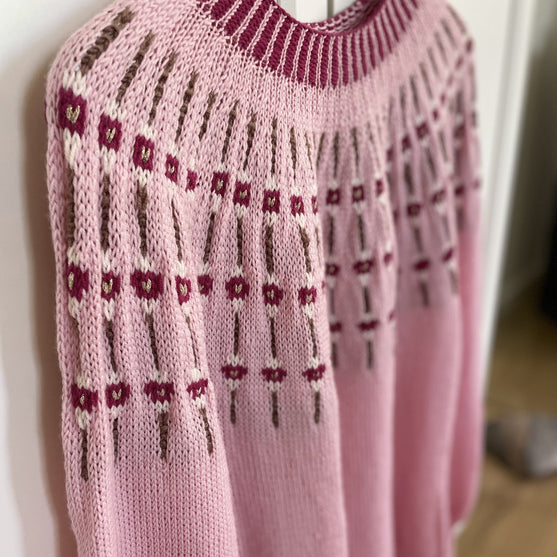 

Mandelblomst - Sweater
2