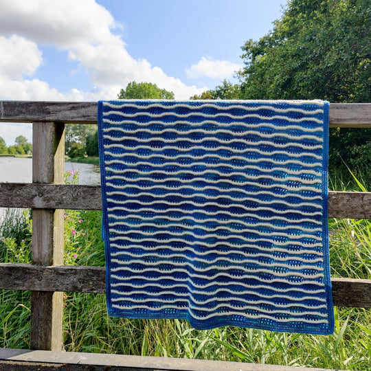 Dancing Wave Crests - Blanket