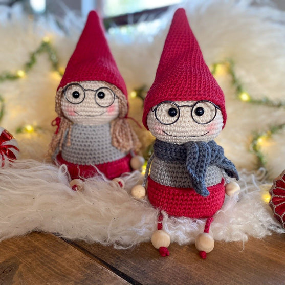 

The elves Kvist and Maise
4