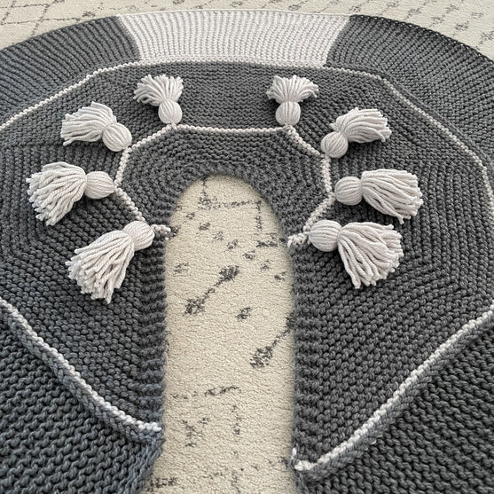 

Festive Tassels - Christmas Tree Skirt
5