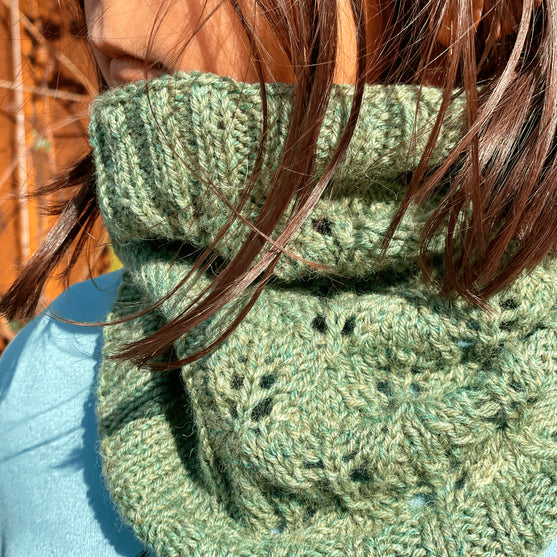

Lilac Leaf - Cowl
2