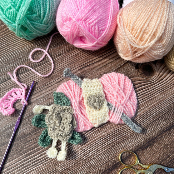 

Yarn Ball and Hook - Applique
3