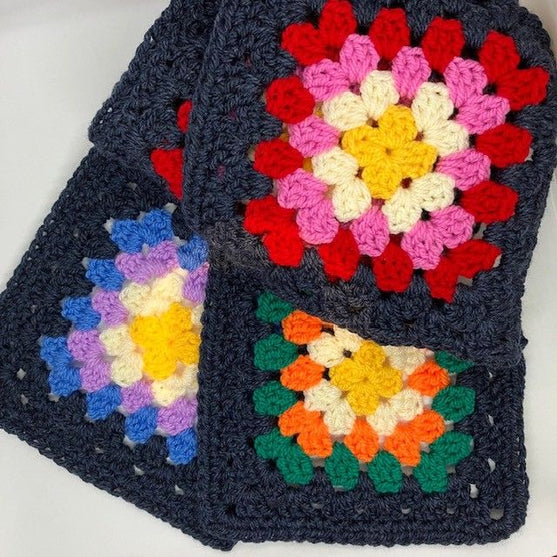

Crayon - Scarf
6