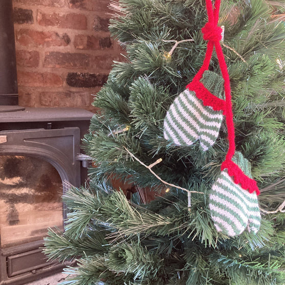 

Baby Elf - Decoration Mittens
5