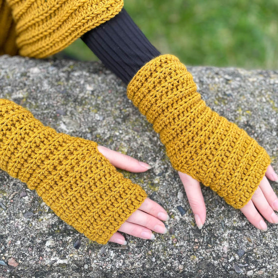 

Kind Embrace - Wrist Warmers
2