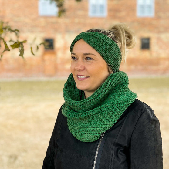 

Joy - Winter Set - Headband & Cowl
3