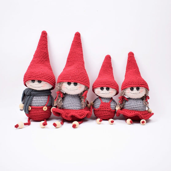 

The teasing elves Siv and Nælde
2