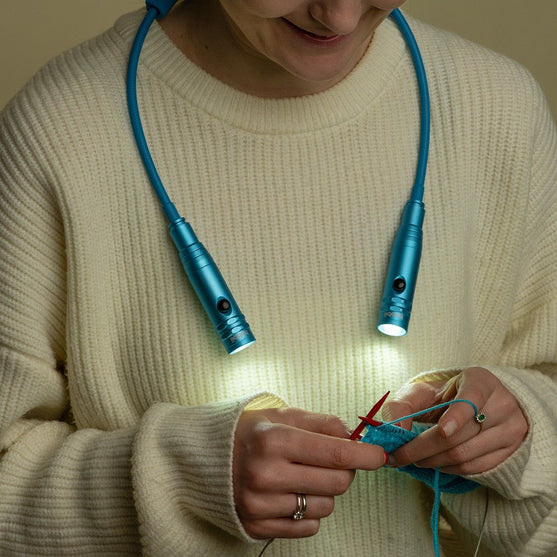 

Neck Light Deluxe - Blue - Hobbii
6