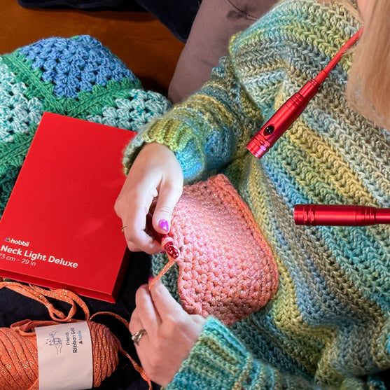 

Neck Light Deluxe - Red - Hobbii
9