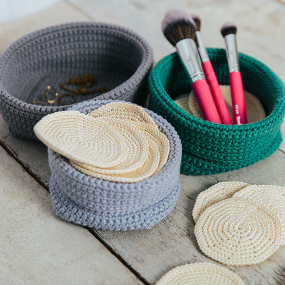 

Make-up pads and pots
1