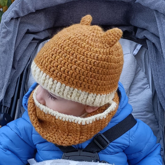 

Cat - Children’s Beanie and Infinity Scarf
4