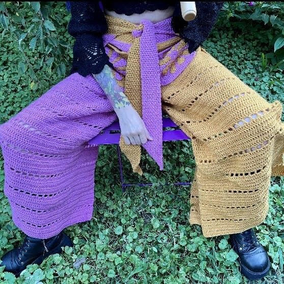 

Flower Child - Wrap pants
1