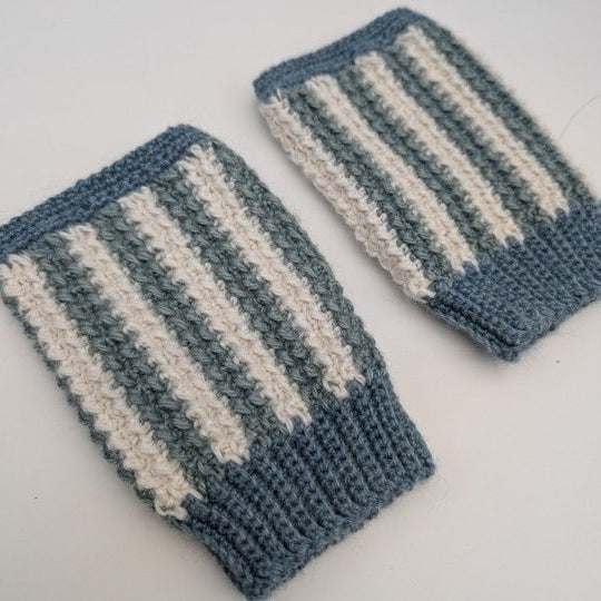 Snowy Mitts - Fingerless Gloves