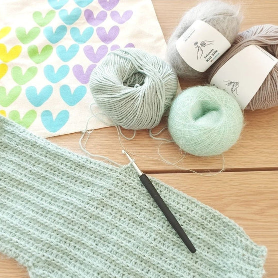 

Lilo - Children’s Slipover
4