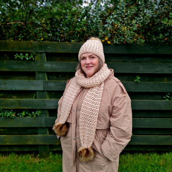 

Soft Glow - Hat & Scarf Set
4