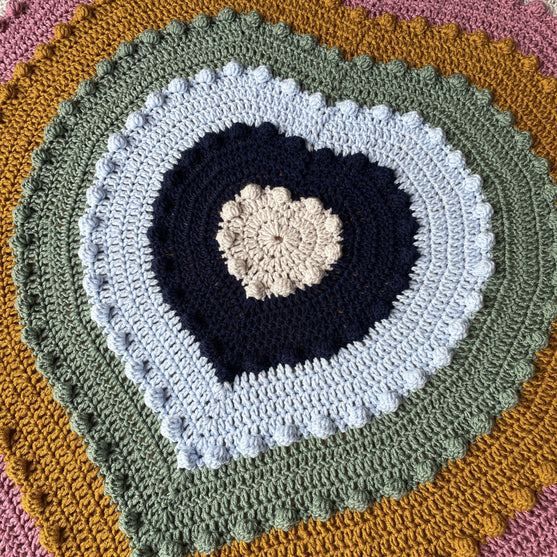 

Atria Bobble Heart - Blanket
3