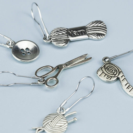 

Stitch Markers w. Shawl Needle - Hobbii
2
