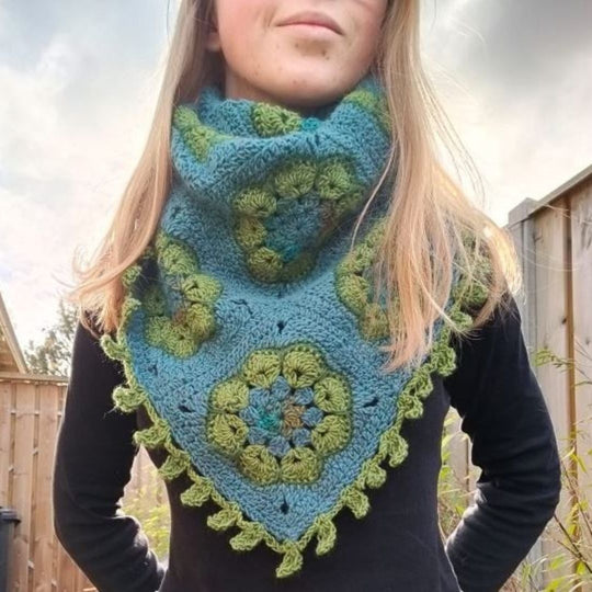 Blooming Garden - Shawl