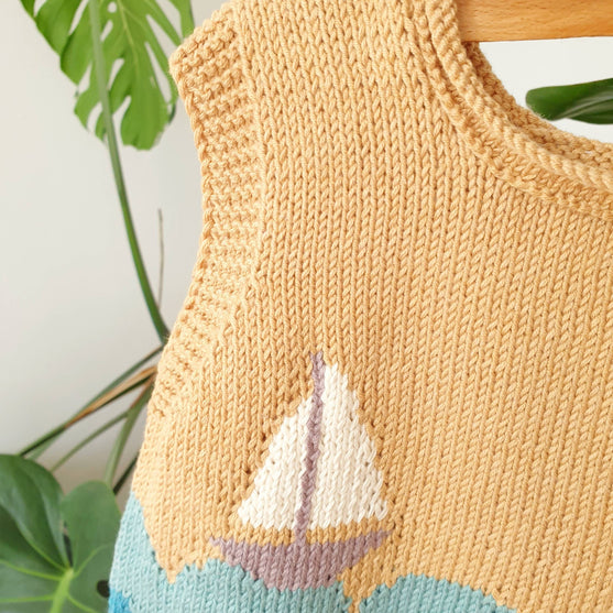 

Wavy - Children's vest
4