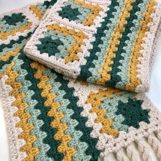 

Winnie - Scarf
5
