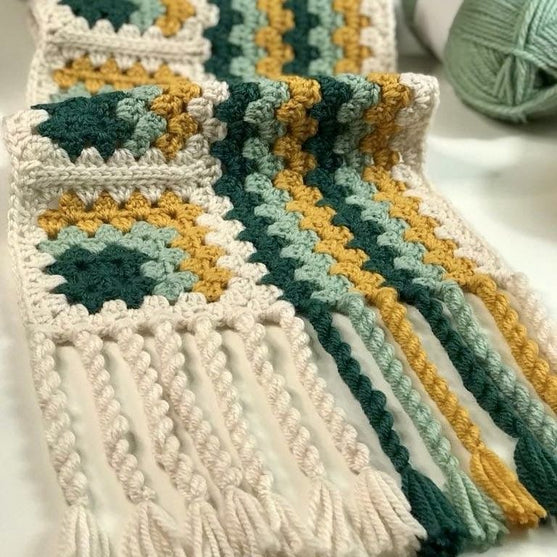 

Winnie - Scarf
6