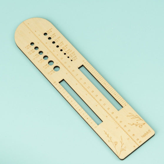 

Sock Ruler with Needle Gauge - Hobbii
4
